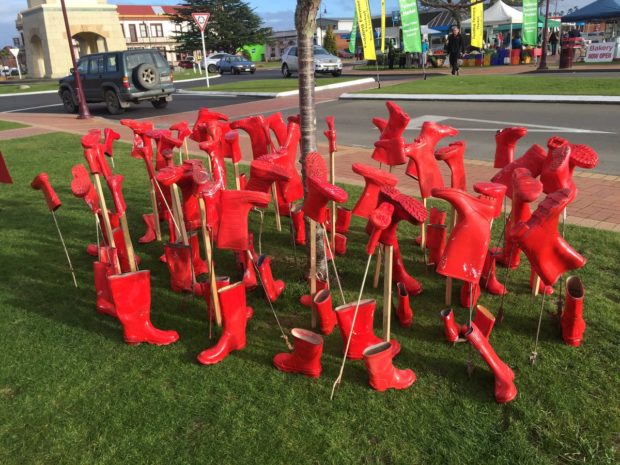 labour 100 red gumboots